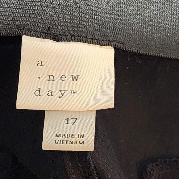 A New Day Skinny Ankle Pants High Rise Black Stretchy Pull On Size 17 R - Picture 7 of 13